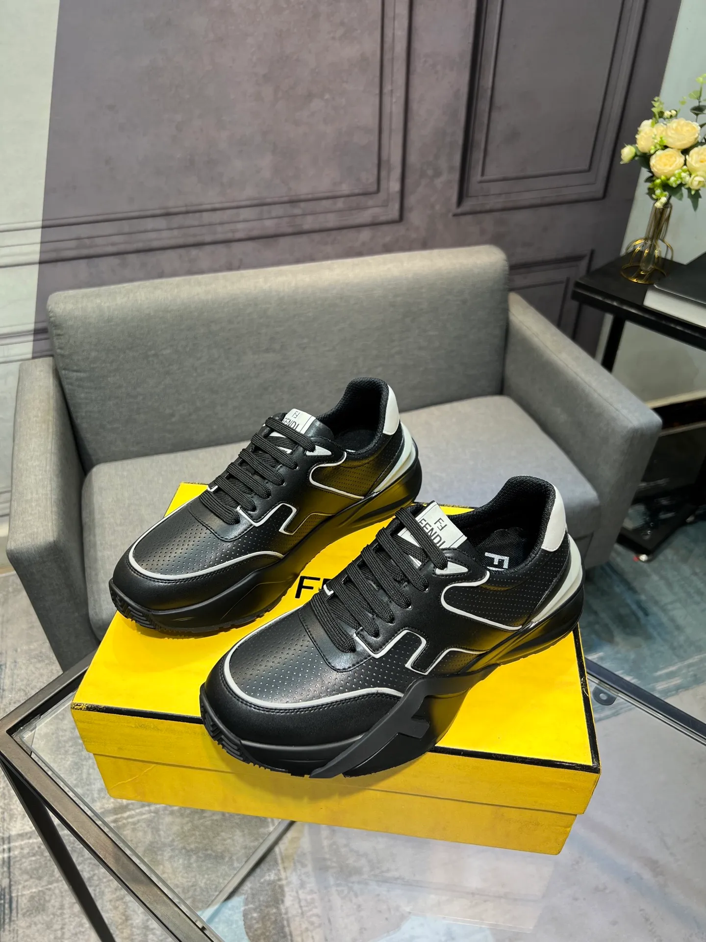 Men's shoes 💰580 FENDI men's fashion casual shoes 👟Hot sale🔥Official website 1:1 replica ⬆️Original quality - Original leather - Original breathable mesh lining Original outsole 1:1 replica, code number 38-44 (45-46 customized)